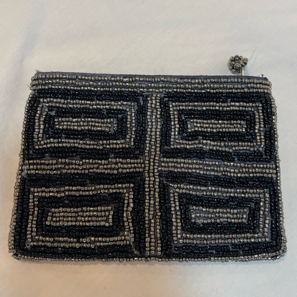 Vintage little purse bag with silver and glass beads